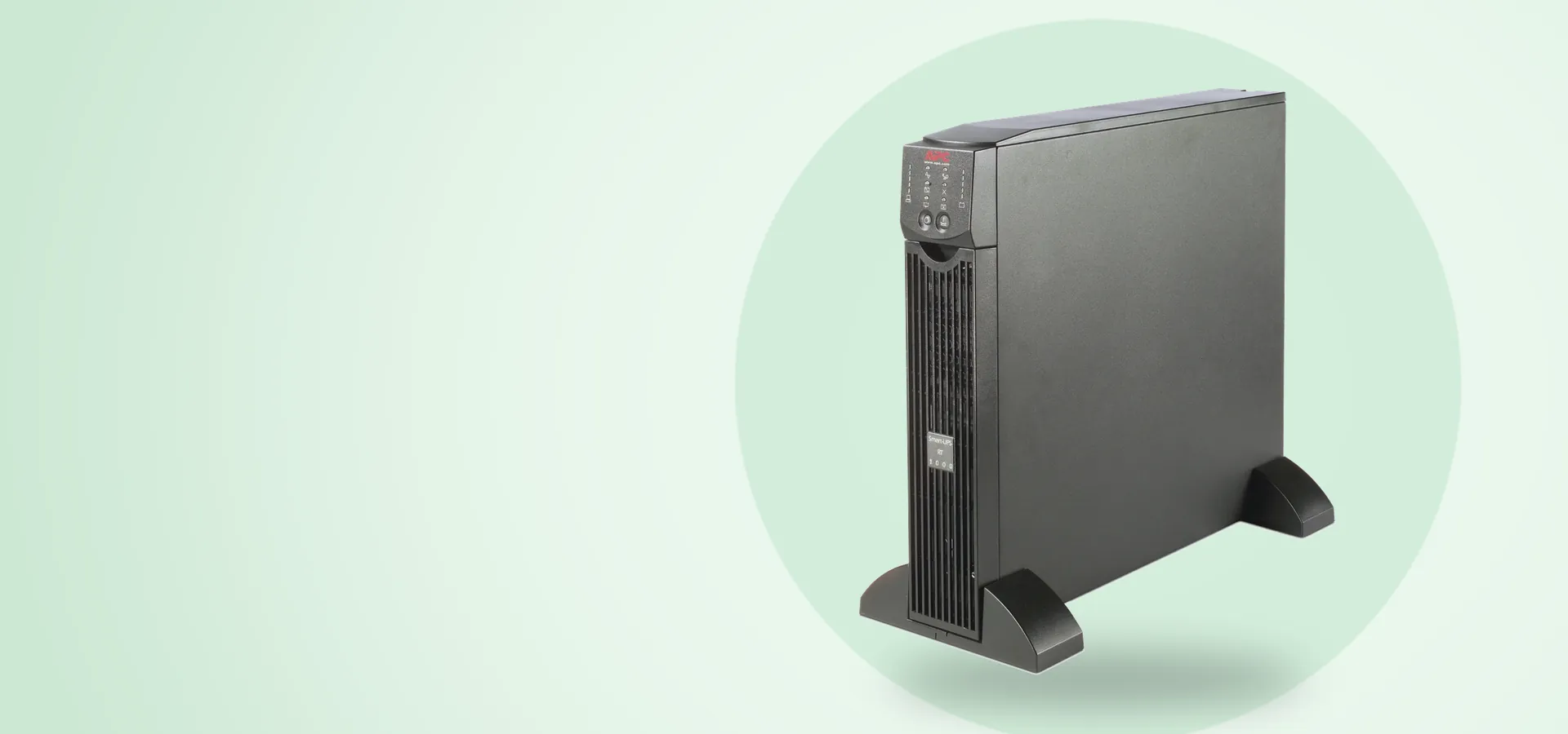 UPS APC Smart-UPS RT de 1000 VA en torre, vista en perspectiva