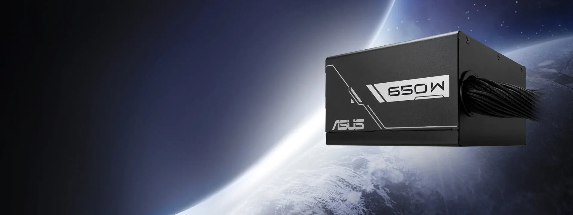 Fuente ASUS Prime 650W Bronze flotando frente a un planeta en el espacio