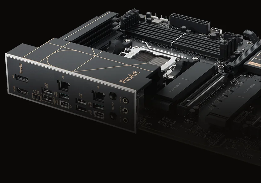 ProArt B850-Creator WiFi NEO con su panel trasero de puertos