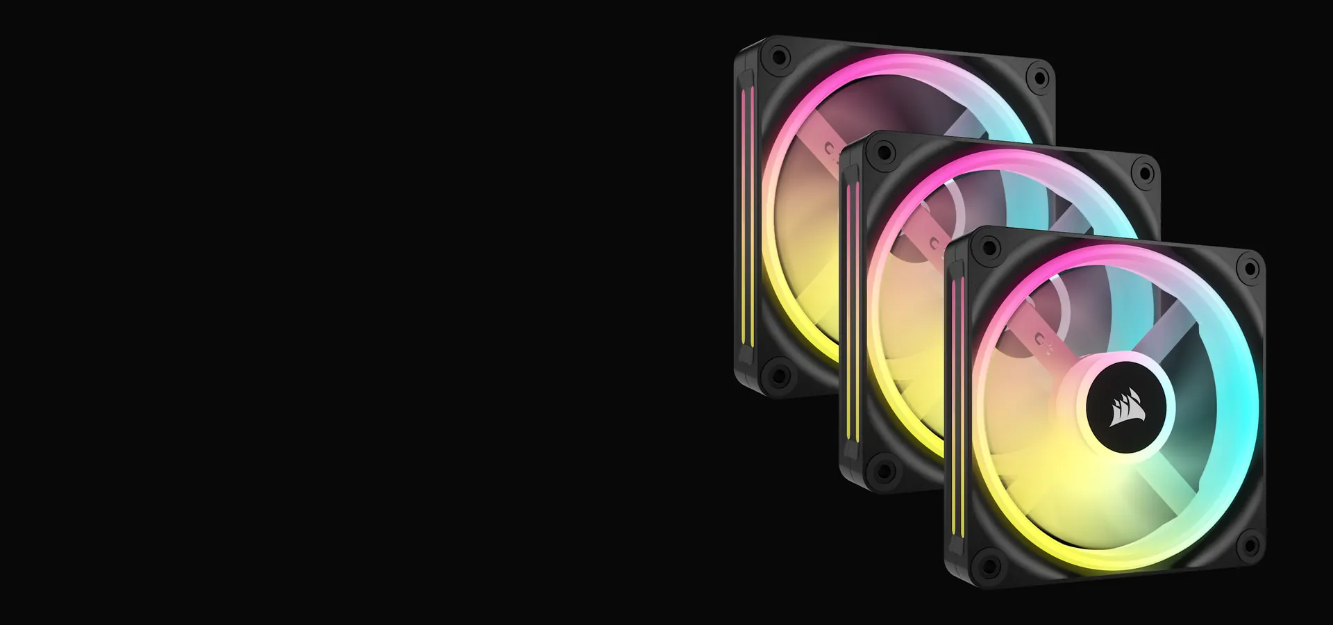Tres ventiladores Corsair iCUE LINK QX120 RGB negros con iluminación RGB