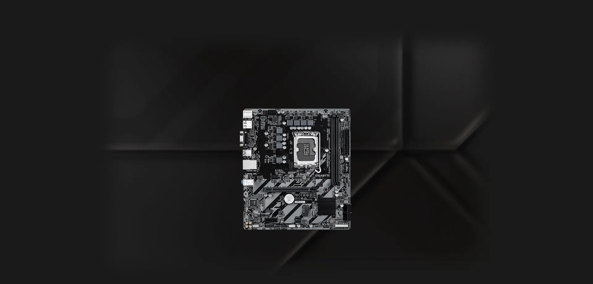 Micro ATX con salida para tres pantallas