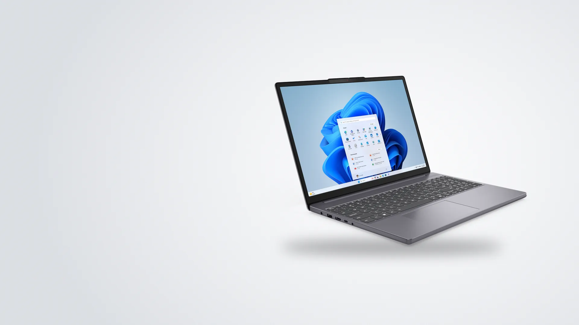 IdeaPad Slim 3i Gen 10 color gris Luna Grey, abierta, vista de tres cuartos