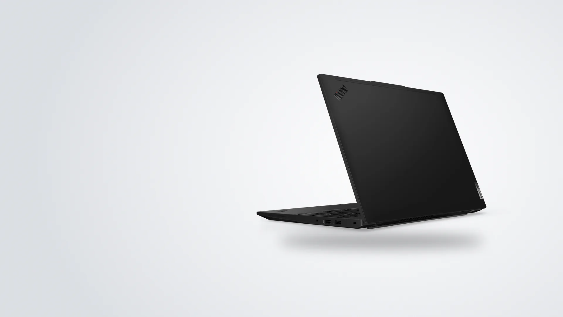 ThinkPad L16 Gen 2 negra vista desde atrás