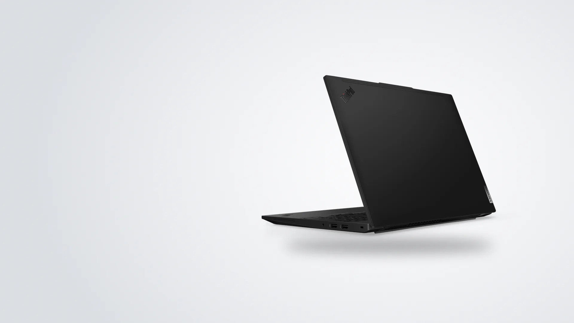 ThinkPad L16 Gen 2 negra vista desde atrás