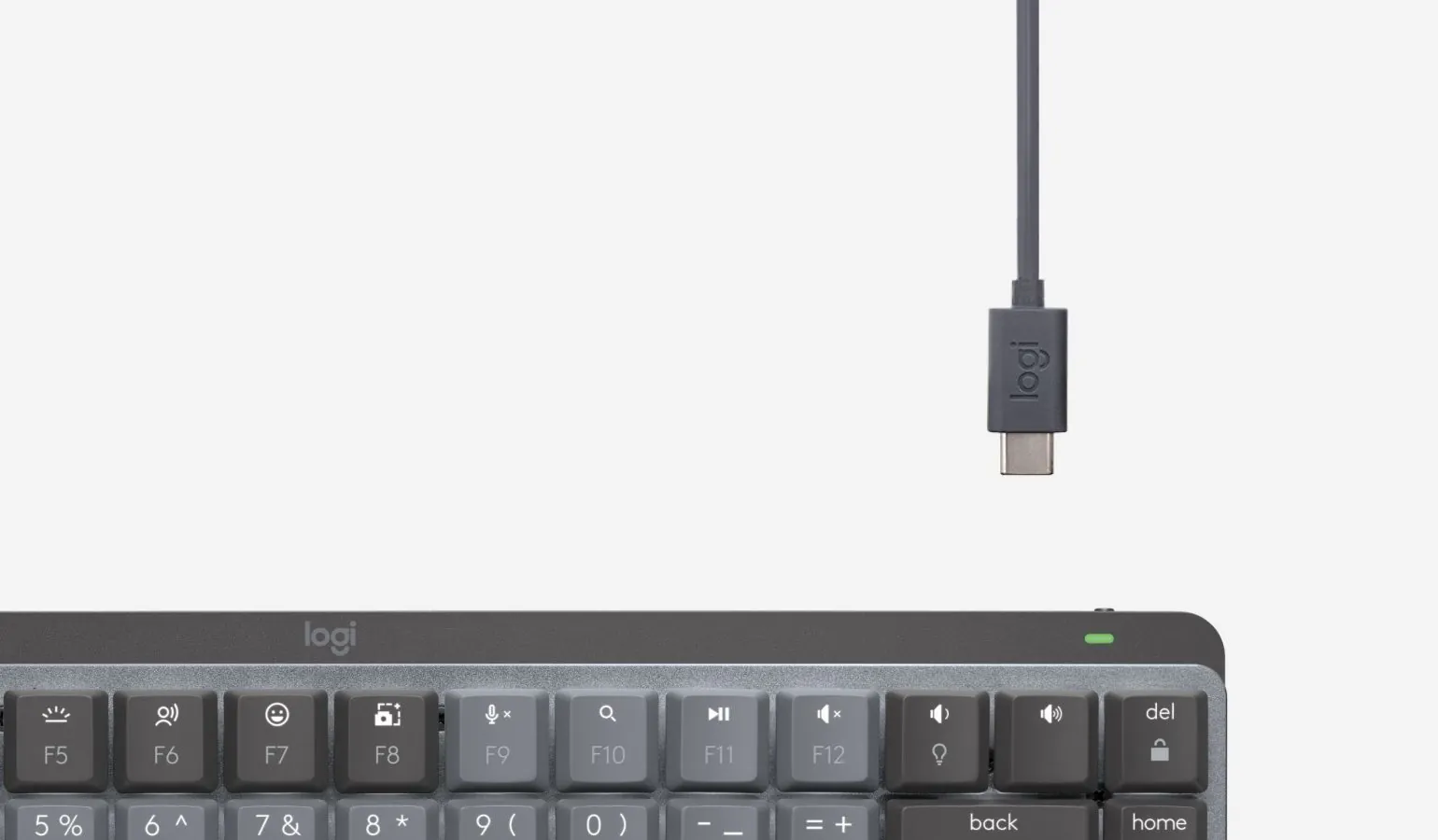 Teclado MX Mechanical Mini con el cable USB-C de carga