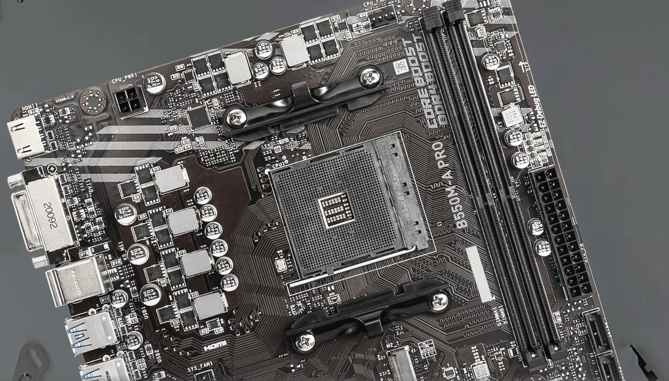 Socket AM4 y ranuras DDR4 de la MSI B550M-A PRO