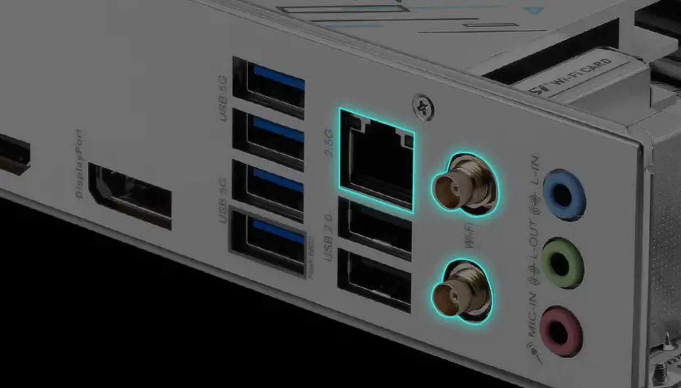 Panel trasero de la MSI B840M GAMING WIFI6E con LAN 2,5G y antenas Wi-Fi