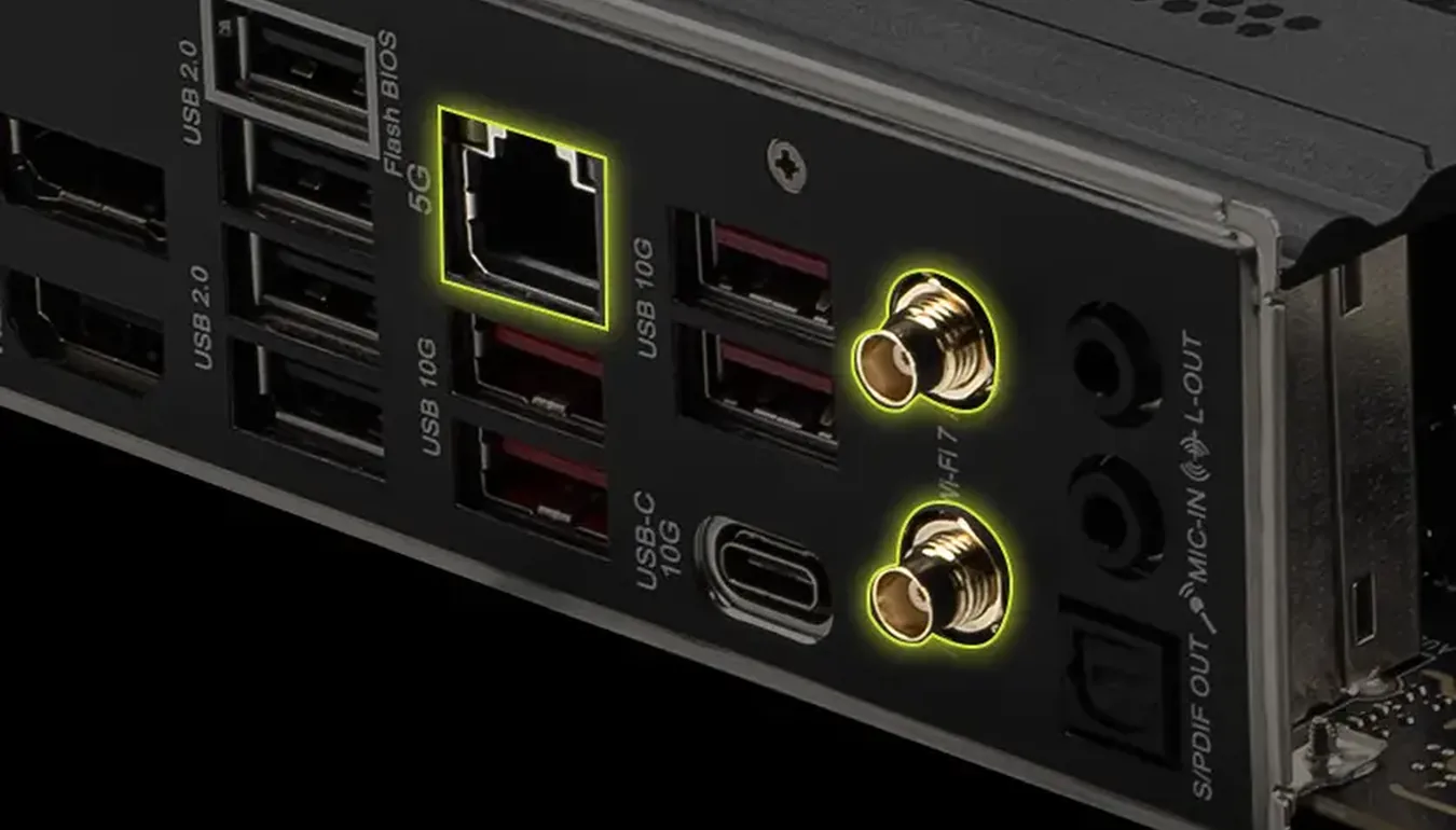 Panel trasero de la MSI MAG B860 TOMAHAWK WIFI con LAN Killer, antenas Wi-Fi 7 y Thunderbolt 4