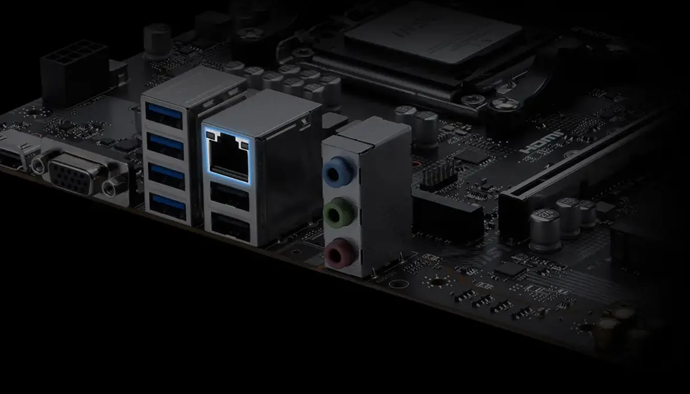 Panel trasero de la MSI PRO B840M-B con LAN 2,5G, USB y audio