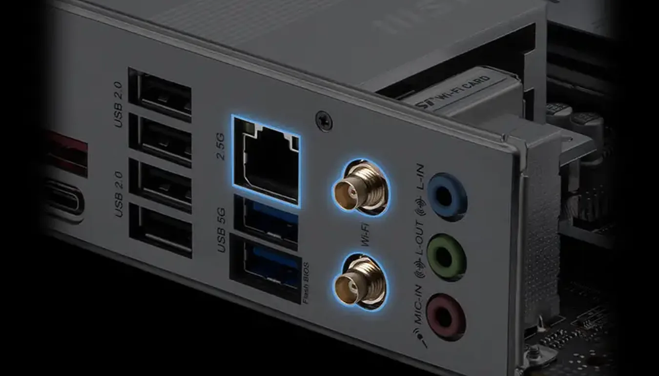 Panel trasero de la MSI PRO B840M-P WIFI6E con LAN 2,5G y antenas Wi-Fi