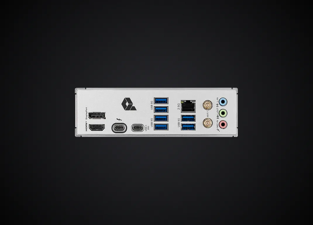 Panel trasero de la MSI PRO Z890-S WIFI con Thunderbolt 4, USB-C, LAN y antenas Wi-Fi