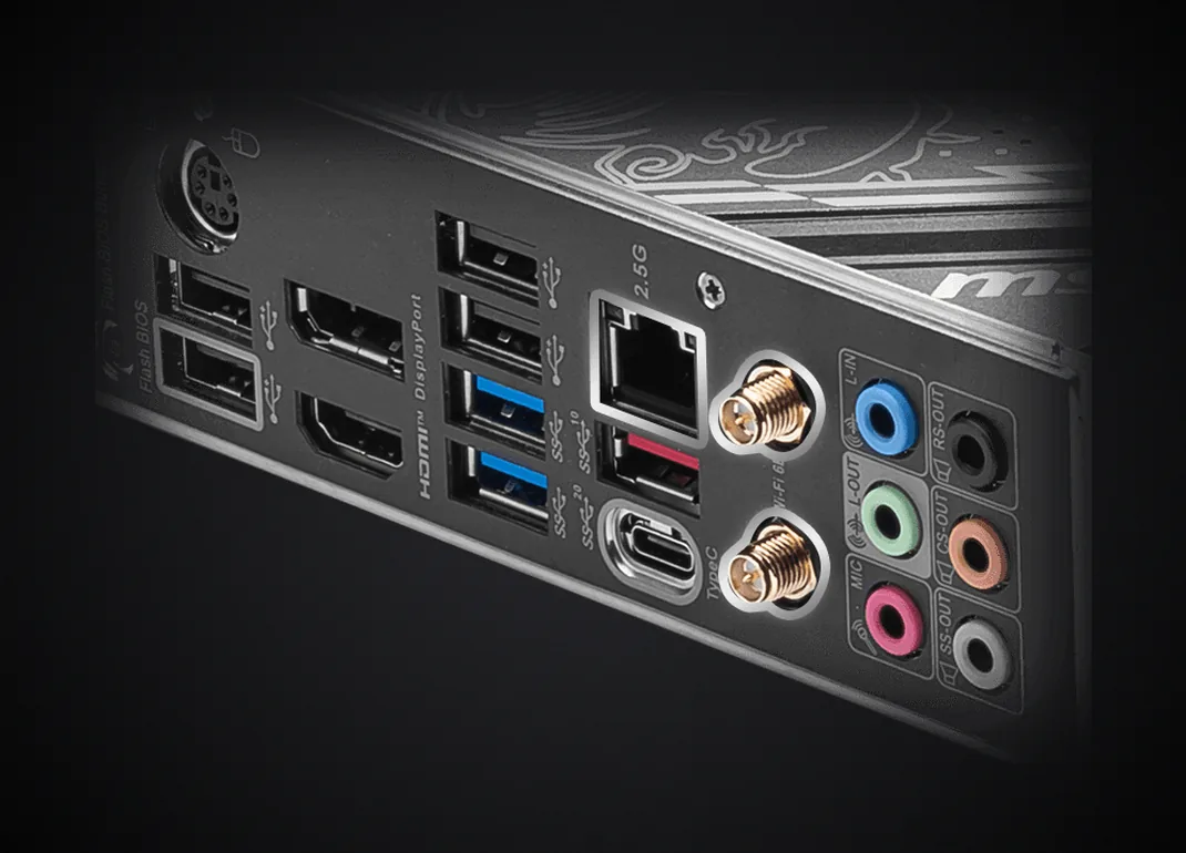 Panel trasero de la MSI Z790 GAMING PLUS WIFI con LAN 2,5G, antenas Wi-Fi y USB-C