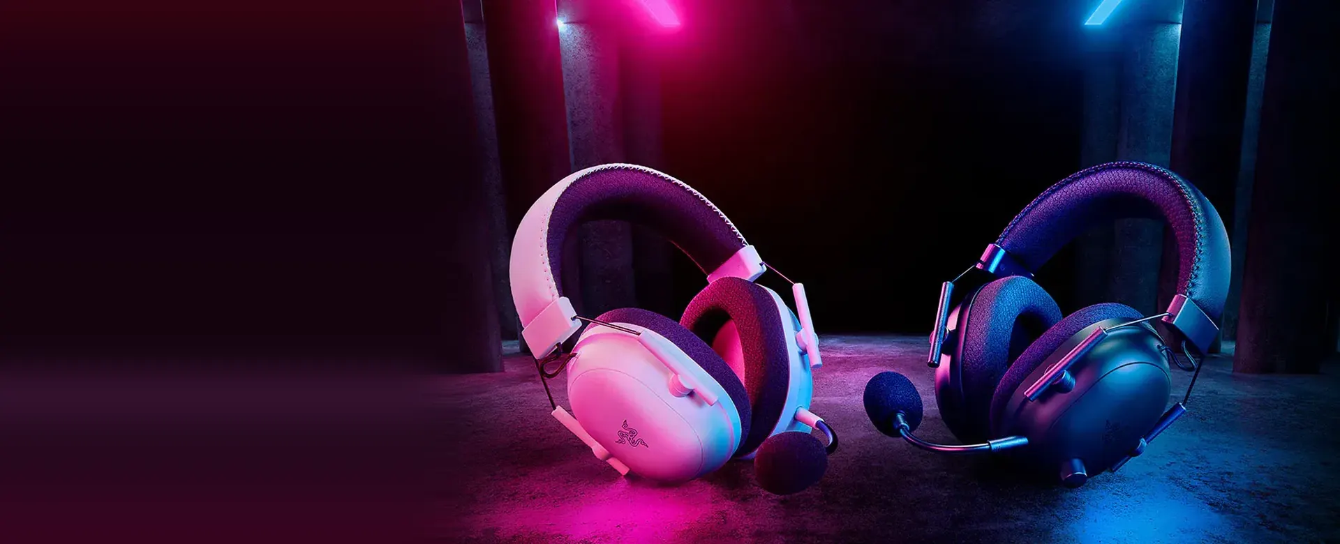 Auriculares Razer BlackShark V2 Pro blanco y negro con luces de neón