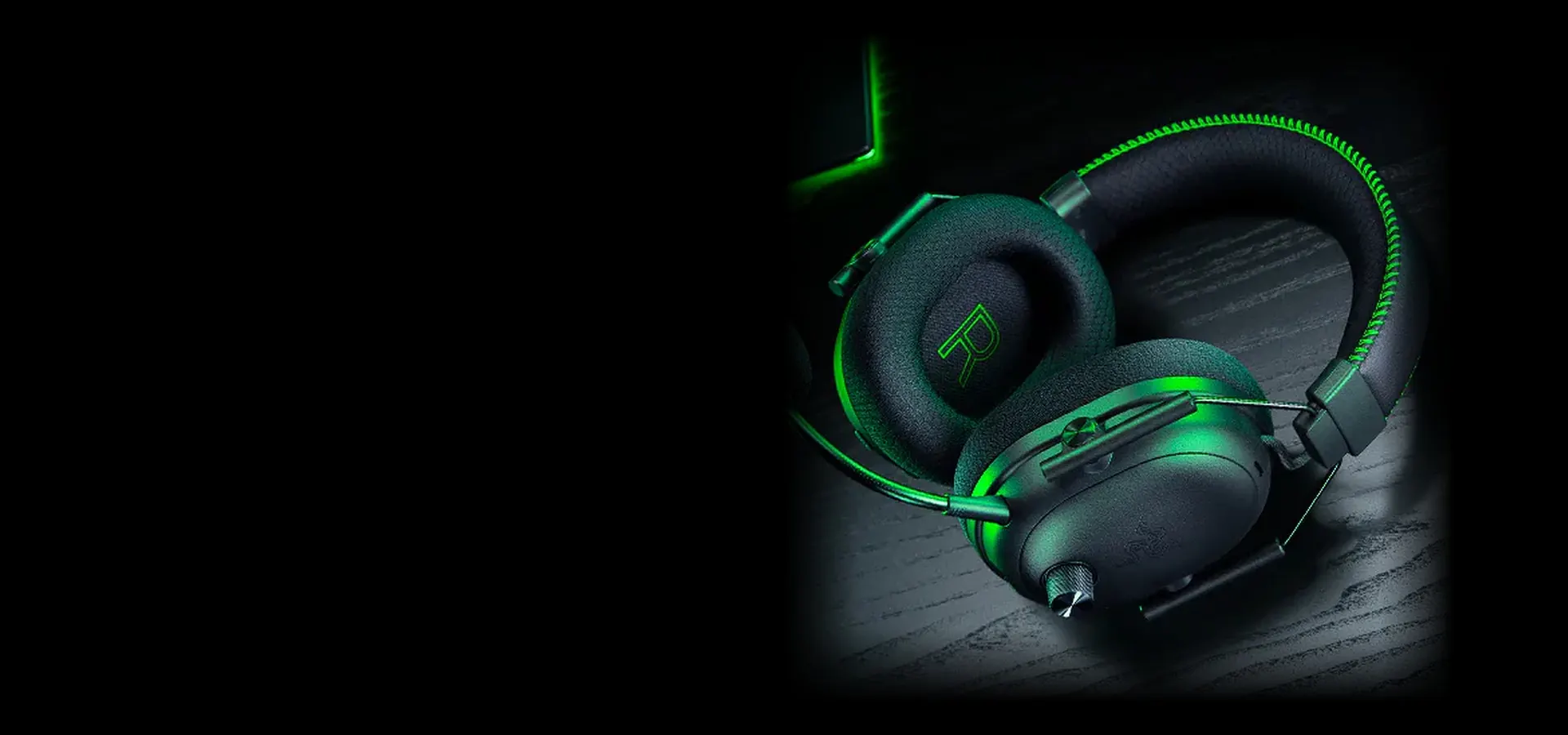 Auriculares Razer BlackShark V3 Pro for Xbox negros con detalles verdes