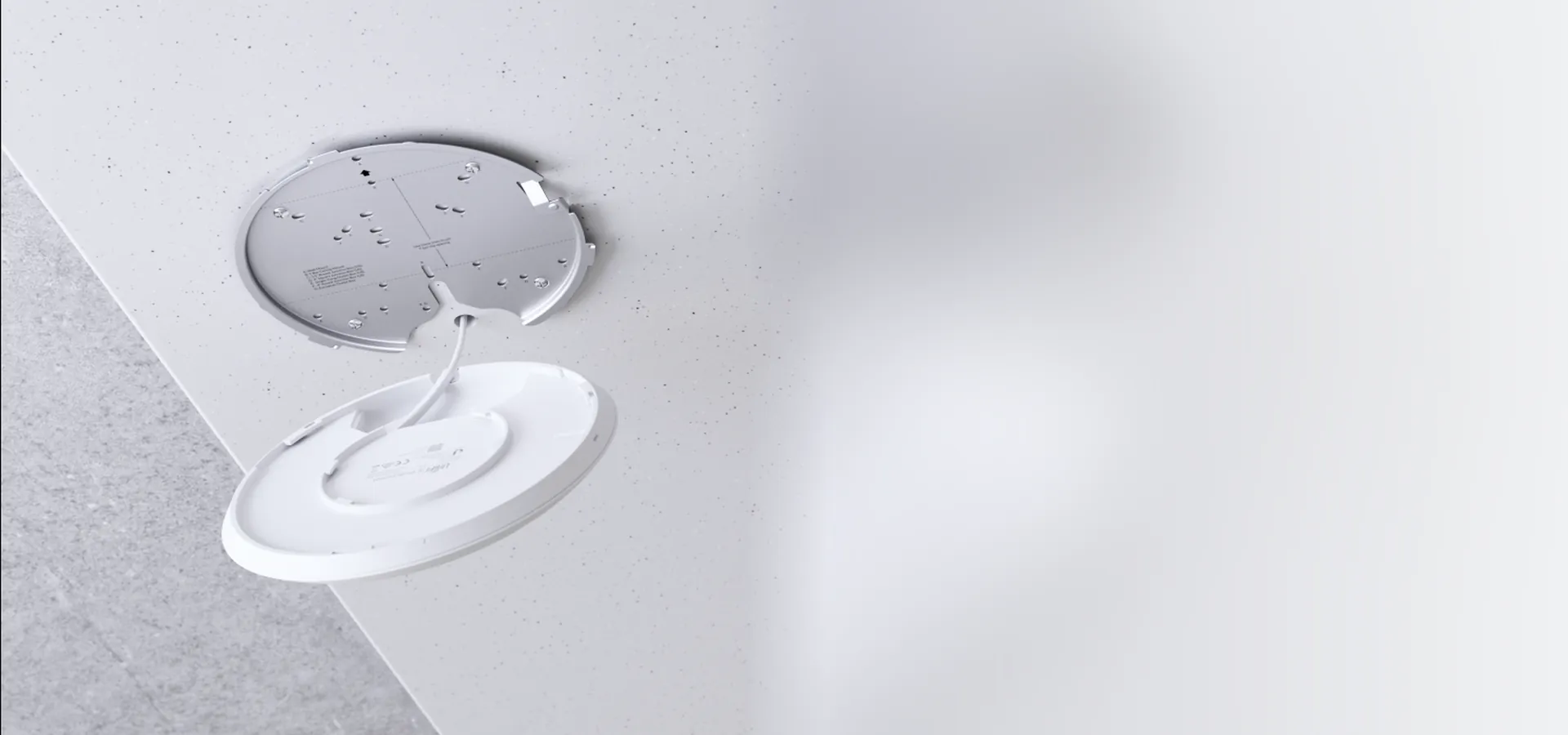 Techo o pared, con el soporte incluido